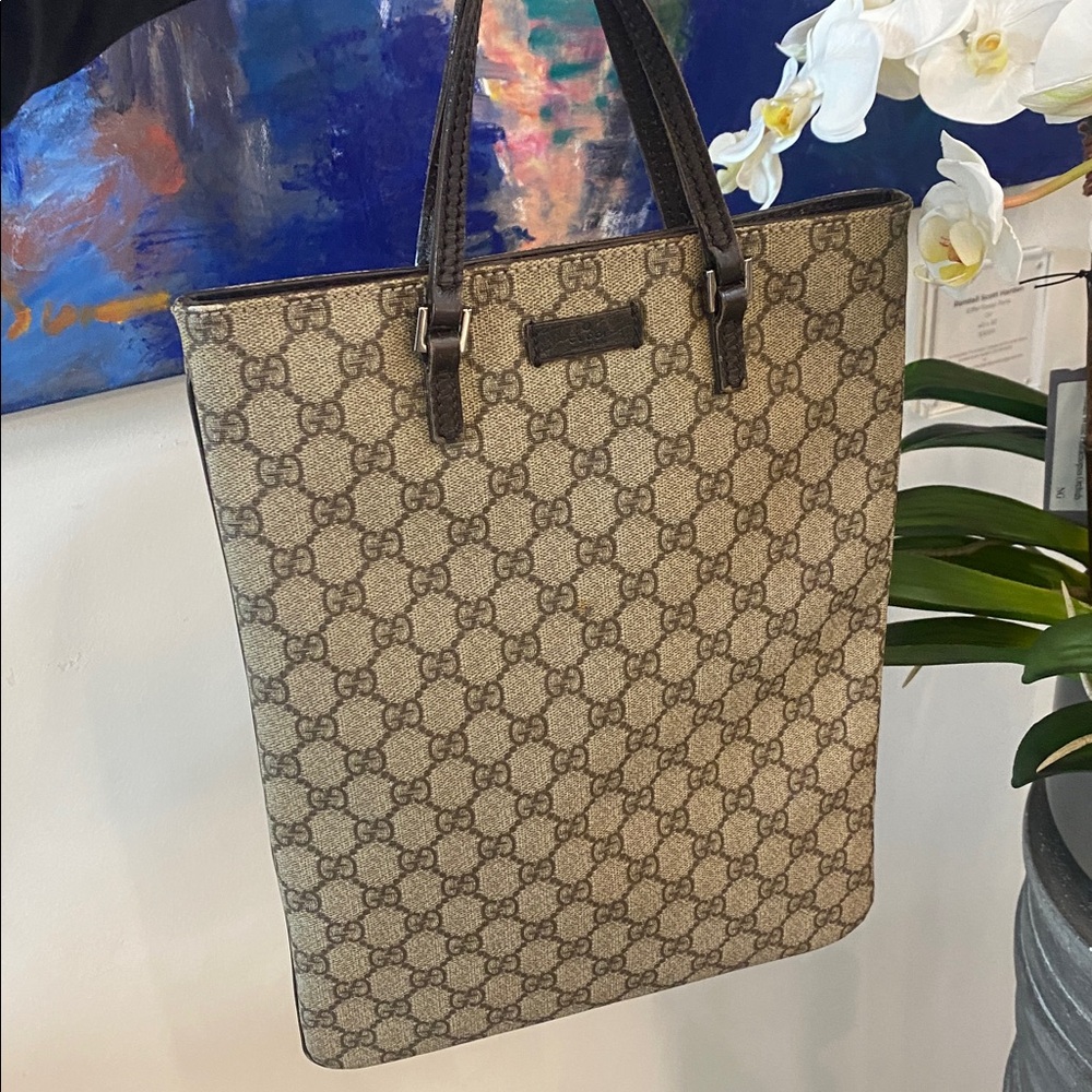 🤎😎Gucci Brown GG Monogram Messenger Tote with Dark Brown Leather Handles😎🤎 - Picture 7 of 16